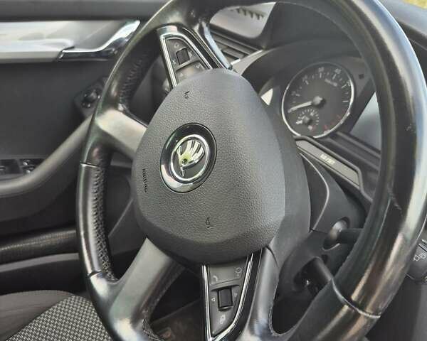 Білий Шкода Октавія, об'ємом двигуна 1.8 л та пробігом 182 тис. км за 11200 $, фото 11 на Automoto.ua