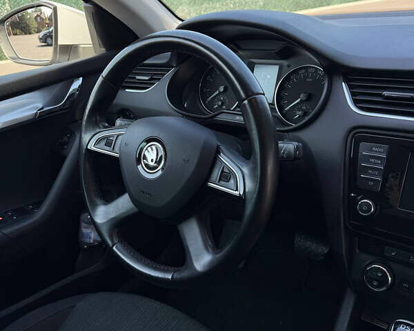 Білий Шкода Октавія, об'ємом двигуна 1.4 л та пробігом 260 тис. км за 11200 $, фото 12 на Automoto.ua