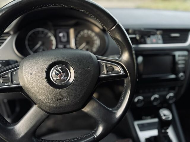 Белый Шкода Октавия, объемом двигателя 1.6 л и пробегом 270 тыс. км за 9999 $, фото 12 на Automoto.ua