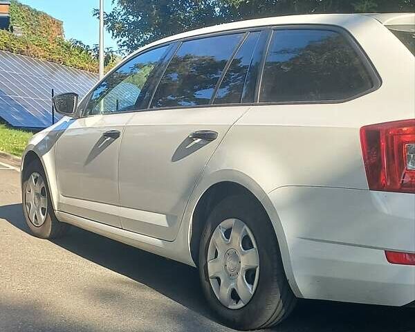 Білий Шкода Октавія, об'ємом двигуна 1.6 л та пробігом 230 тис. км за 10250 $, фото 5 на Automoto.ua
