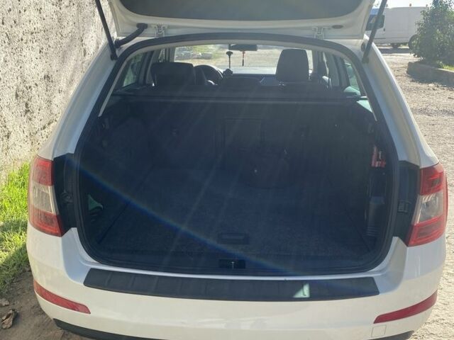 Шкода Октавия 2014 в Одессе на Automoto.ua Белый Шкода Октавия, объемом двигателя 2 л и пробегом 3 тыс. км за 9200 $, фото 4 на Automoto.ua