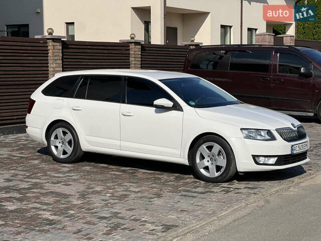Білий Шкода Октавія, об'ємом двигуна 1.6 л та пробігом 248 тис. км за 10700 $, фото 31 на Automoto.ua