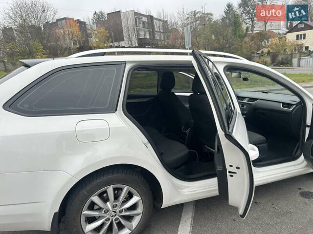 Белый Шкода Октавия, объемом двигателя 1.6 л и пробегом 232 тыс. км за 8800 $, фото 10 на Automoto.ua