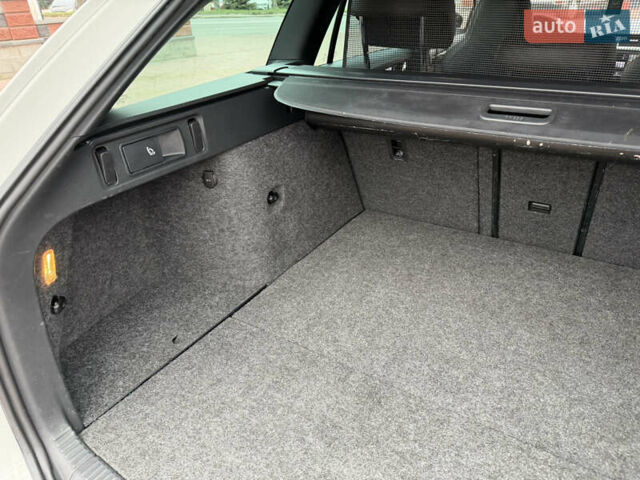 Белый Шкода Октавия, объемом двигателя 2 л и пробегом 230 тыс. км за 15300 $, фото 45 на Automoto.ua