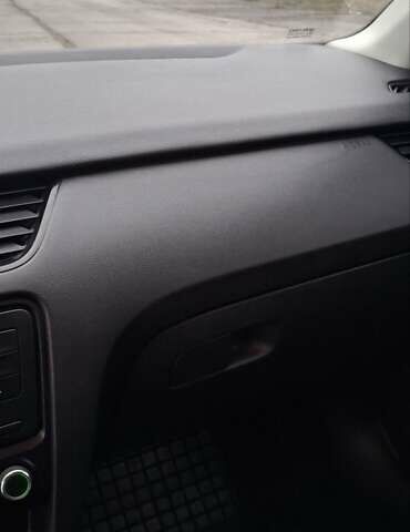 Белый Шкода Октавия, объемом двигателя 1.6 л и пробегом 289 тыс. км за 8700 $, фото 31 на Automoto.ua