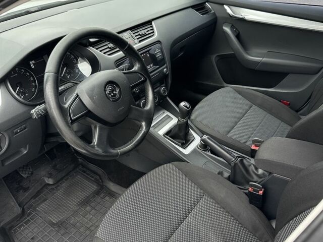 Белый Шкода Октавия, объемом двигателя 1.6 л и пробегом 394 тыс. км за 8500 $, фото 4 на Automoto.ua