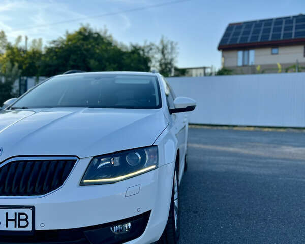 Белый Шкода Октавия, объемом двигателя 1.6 л и пробегом 224 тыс. км за 11500 $, фото 2 на Automoto.ua