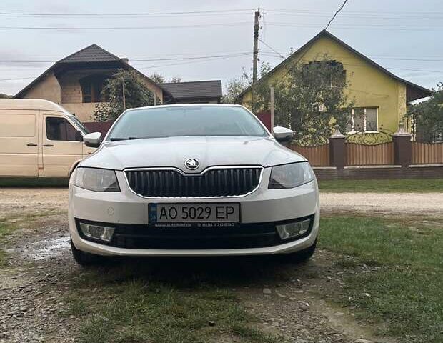 Білий Шкода Октавія, об'ємом двигуна 1.6 л та пробігом 250 тис. км за 9100 $, фото 7 на Automoto.ua