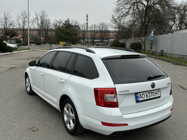 Белый Шкода Октавия, объемом двигателя 1.6 л и пробегом 394 тыс. км за 8500 $, фото 3 на Automoto.ua