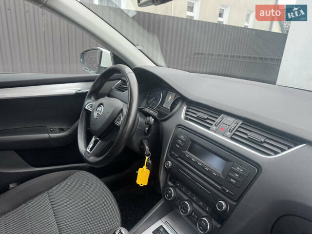 Белый Шкода Октавия, объемом двигателя 1.6 л и пробегом 230 тыс. км за 10500 $, фото 34 на Automoto.ua