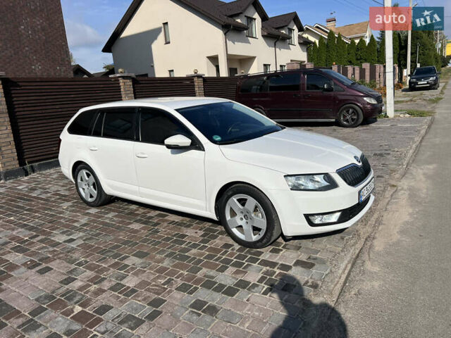 Білий Шкода Октавія, об'ємом двигуна 1.6 л та пробігом 248 тис. км за 10700 $, фото 55 на Automoto.ua