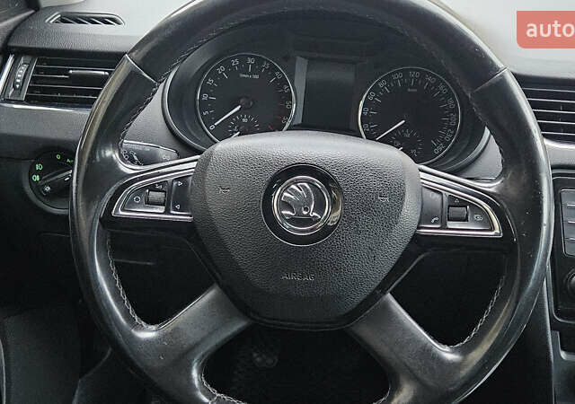 Белый Шкода Октавия, объемом двигателя 1.6 л и пробегом 303 тыс. км за 9700 $, фото 10 на Automoto.ua