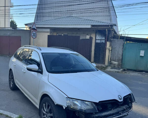 Белый Шкода Октавия, объемом двигателя 1.6 л и пробегом 311 тыс. км за 5900 $, фото 4 на Automoto.ua
