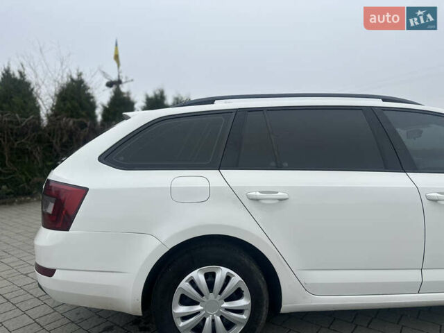 Білий Шкода Октавія, об'ємом двигуна 1.6 л та пробігом 284 тис. км за 8600 $, фото 17 на Automoto.ua