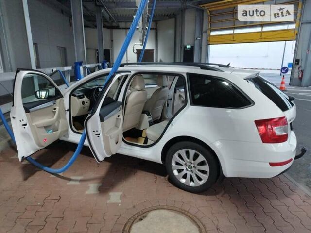 Шкода Октавія 2014 у Одесі на Automoto.ua Білий Шкода Октавія, об'ємом двигуна 2 л та пробігом 280 тис. км за 10500 $, фото 7 на Automoto.ua