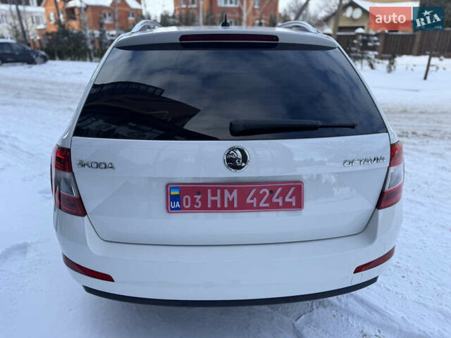 Белый Шкода Октавия, объемом двигателя 1.8 л и пробегом 182 тыс. км за 13000 $, фото 5 на Automoto.ua