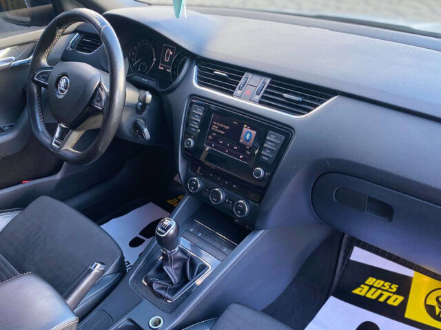 Белый Шкода Октавия, объемом двигателя 2 л и пробегом 312 тыс. км за 13700 $, фото 15 на Automoto.ua