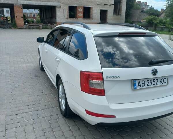 Белый Шкода Октавия, объемом двигателя 1.6 л и пробегом 241 тыс. км за 11300 $, фото 12 на Automoto.ua