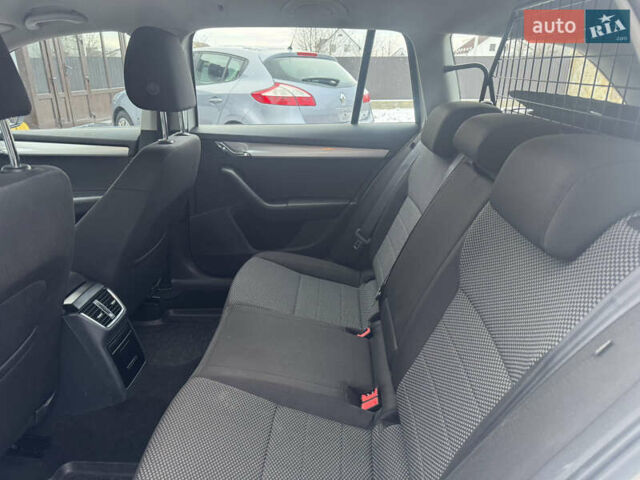 Белый Шкода Октавия, объемом двигателя 1.6 л и пробегом 230 тыс. км за 10500 $, фото 25 на Automoto.ua