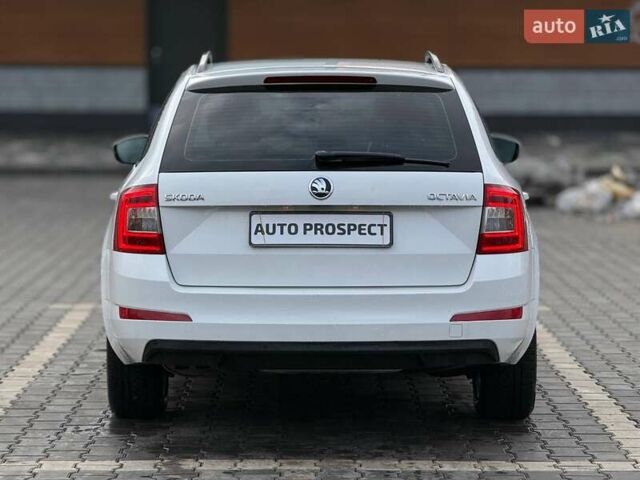 Белый Шкода Октавия, объемом двигателя 1.97 л и пробегом 259 тыс. км за 11300 $, фото 4 на Automoto.ua