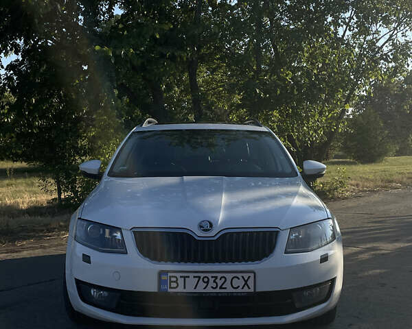 Белый Шкода Октавия, объемом двигателя 1.97 л и пробегом 303 тыс. км за 13500 $, фото 11 на Automoto.ua