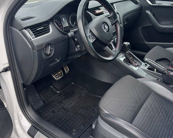 Білий Шкода Октавія, об'ємом двигуна 1.97 л та пробігом 193 тис. км за 11000 $, фото 11 на Automoto.ua