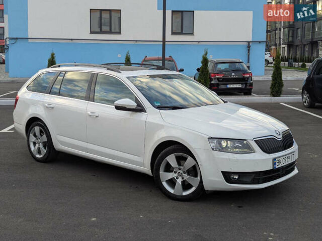 Белый Шкода Октавия, объемом двигателя 1.6 л и пробегом 338 тыс. км за 10399 $, фото 2 на Automoto.ua