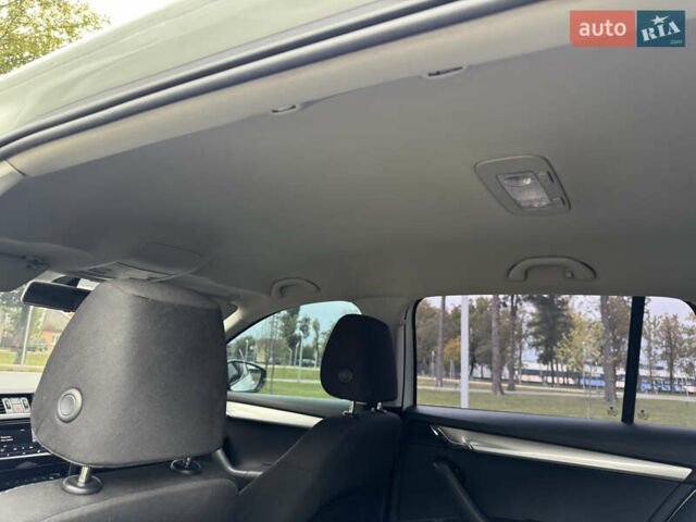 Білий Шкода Октавія, об'ємом двигуна 1.97 л та пробігом 312 тис. км за 11500 $, фото 24 на Automoto.ua