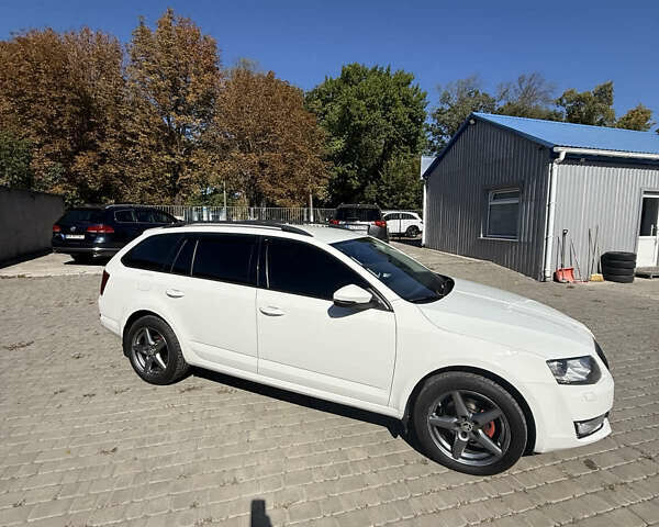 Белый Шкода Октавия, объемом двигателя 1.97 л и пробегом 235 тыс. км за 11900 $, фото 1 на Automoto.ua