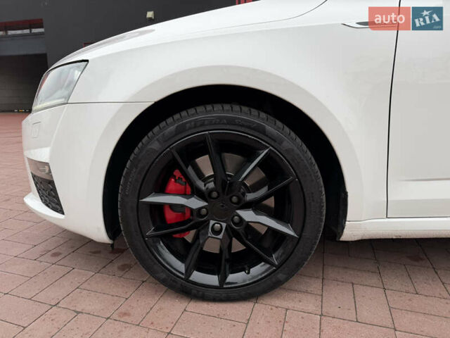 Белый Шкода Октавия, объемом двигателя 2 л и пробегом 230 тыс. км за 15300 $, фото 17 на Automoto.ua