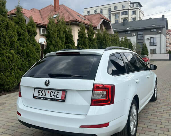 Білий Шкода Октавія, об'ємом двигуна 1.6 л та пробігом 172 тис. км за 9400 $, фото 10 на Automoto.ua