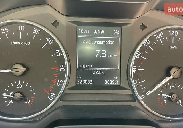 Белый Шкода Октавия, объемом двигателя 1.97 л и пробегом 328 тыс. км за 9999 $, фото 8 на Automoto.ua