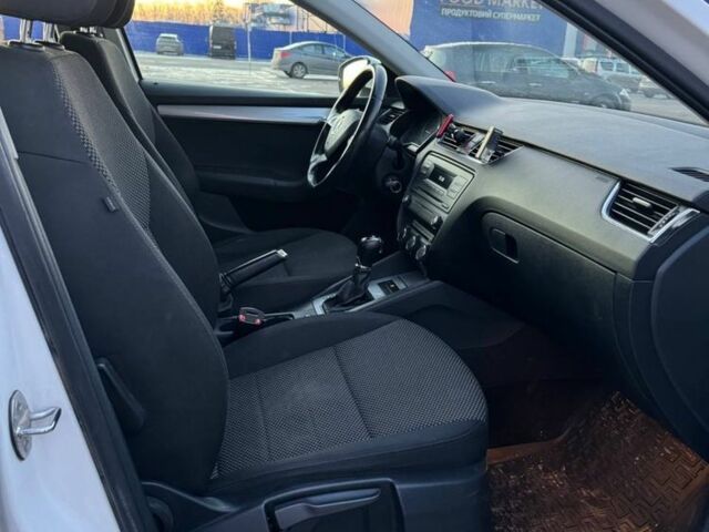 Белый Шкода Октавия, объемом двигателя 1.6 л и пробегом 248 тыс. км за 6200 $, фото 4 на Automoto.ua