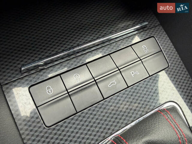 Белый Шкода Октавия, объемом двигателя 2 л и пробегом 230 тыс. км за 15300 $, фото 41 на Automoto.ua