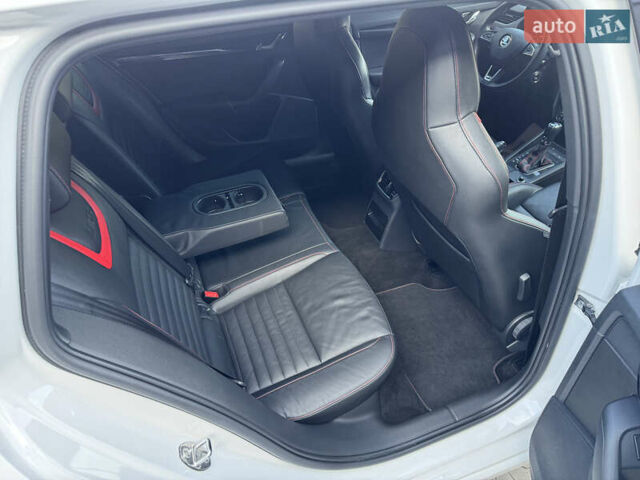 Белый Шкода Октавия, объемом двигателя 1.98 л и пробегом 199 тыс. км за 13500 $, фото 67 на Automoto.ua