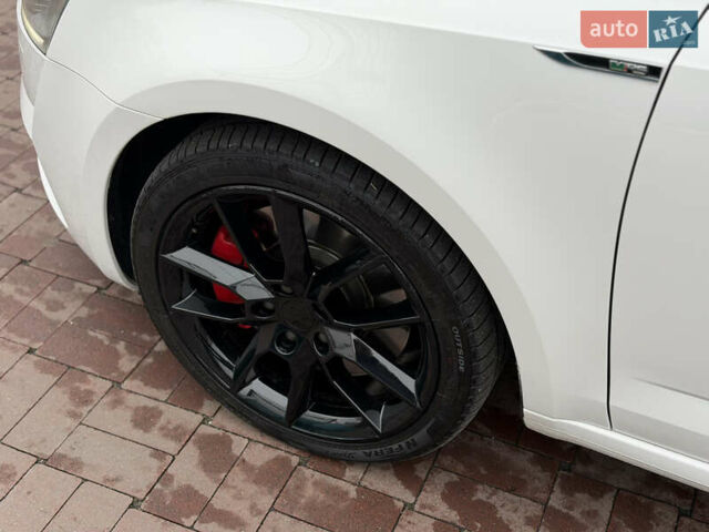 Белый Шкода Октавия, объемом двигателя 2 л и пробегом 230 тыс. км за 15300 $, фото 9 на Automoto.ua