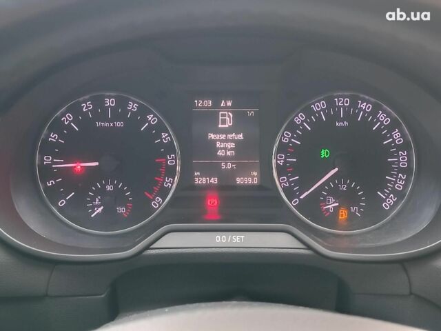 Білий Шкода Октавія, об'ємом двигуна 2 л та пробігом 328 тис. км за 8990 $, фото 17 на Automoto.ua