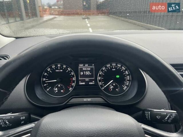 Белый Шкода Октавия, объемом двигателя 1.97 л и пробегом 310 тыс. км за 10950 $, фото 4 на Automoto.ua