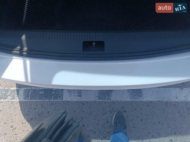 Білий Шкода Октавія, об'ємом двигуна 1.6 л та пробігом 297 тис. км за 10499 $, фото 31 на Automoto.ua