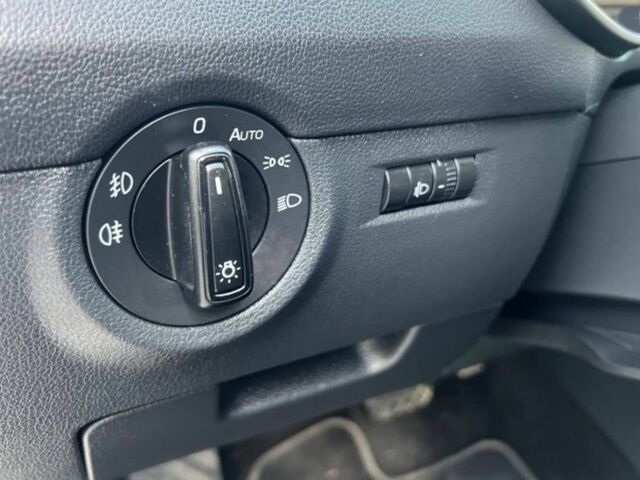 Белый Шкода Октавия, объемом двигателя 1.6 л и пробегом 260 тыс. км за 11200 $, фото 19 на Automoto.ua