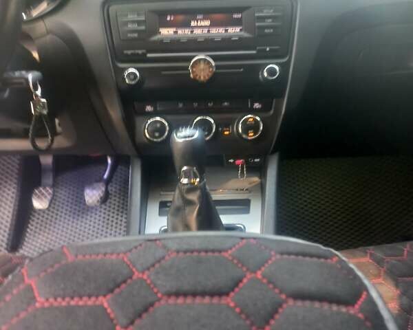 Белый Шкода Октавия, объемом двигателя 1.6 л и пробегом 241 тыс. км за 11300 $, фото 27 на Automoto.ua