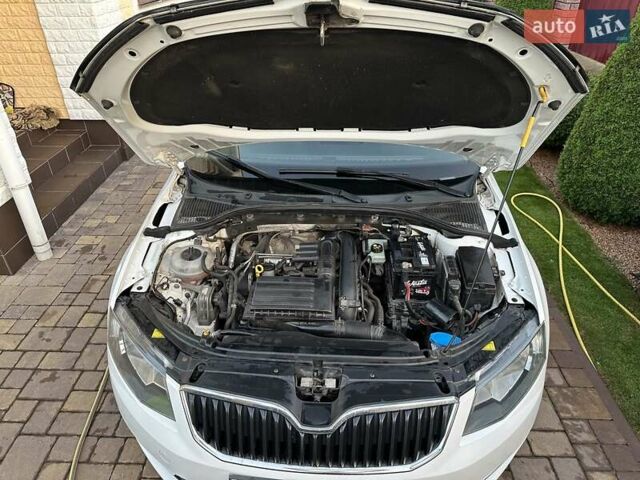 Білий Шкода Октавія, об'ємом двигуна 1.2 л та пробігом 149 тис. км за 8300 $, фото 10 на Automoto.ua