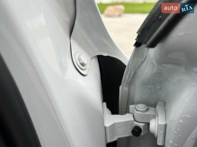 Белый Шкода Октавия, объемом двигателя 1.8 л и пробегом 182 тыс. км за 11650 $, фото 91 на Automoto.ua