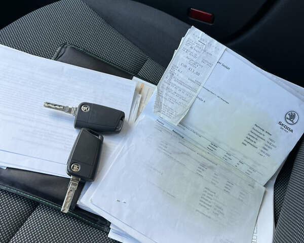 Белый Шкода Октавия, объемом двигателя 1.6 л и пробегом 250 тыс. км за 11500 $, фото 18 на Automoto.ua