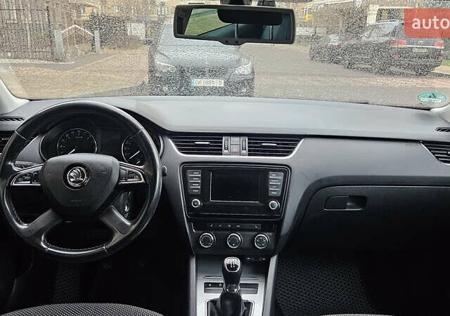 Белый Шкода Октавия, объемом двигателя 1.6 л и пробегом 303 тыс. км за 9700 $, фото 13 на Automoto.ua