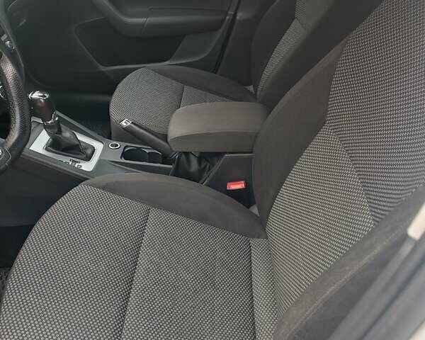 Білий Шкода Октавія, об'ємом двигуна 1.6 л та пробігом 255 тис. км за 9500 $, фото 17 на Automoto.ua
