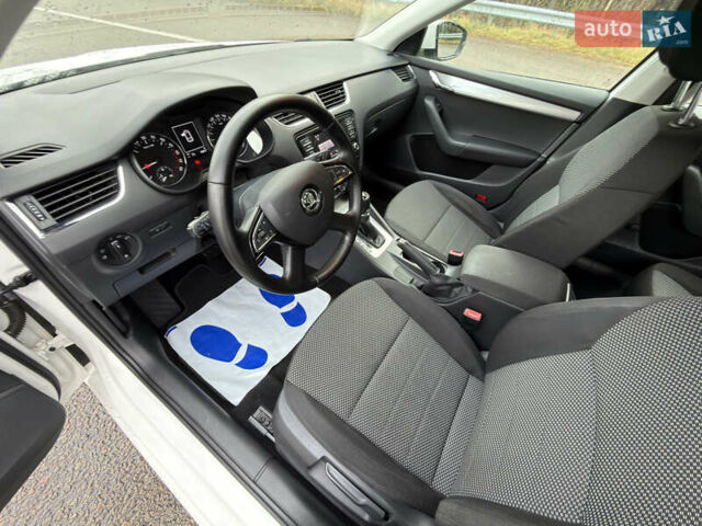 Білий Шкода Октавія, об'ємом двигуна 1.6 л та пробігом 204 тис. км за 11299 $, фото 33 на Automoto.ua