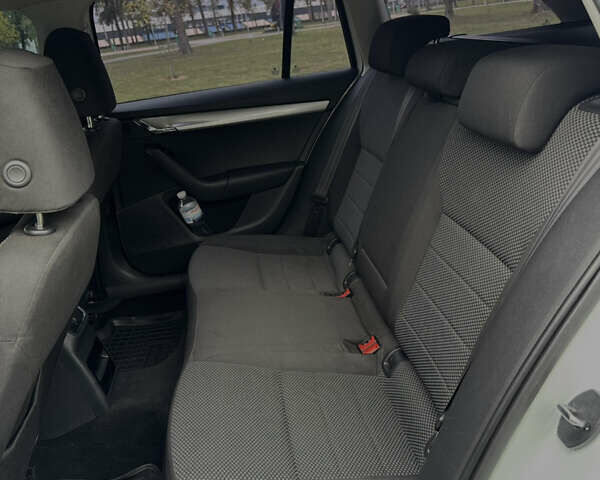 Білий Шкода Октавія, об'ємом двигуна 1.97 л та пробігом 312 тис. км за 11500 $, фото 23 на Automoto.ua