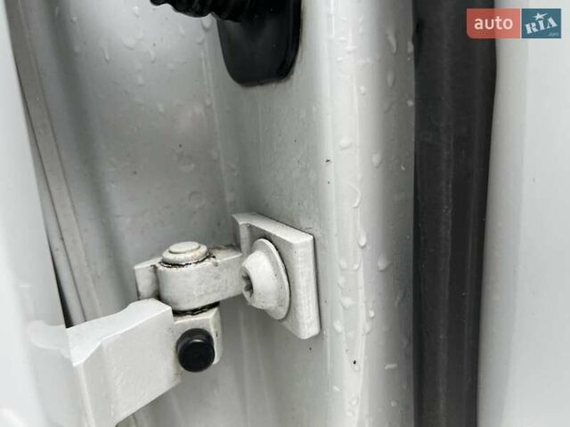 Белый Шкода Октавия, объемом двигателя 1.8 л и пробегом 182 тыс. км за 11650 $, фото 100 на Automoto.ua