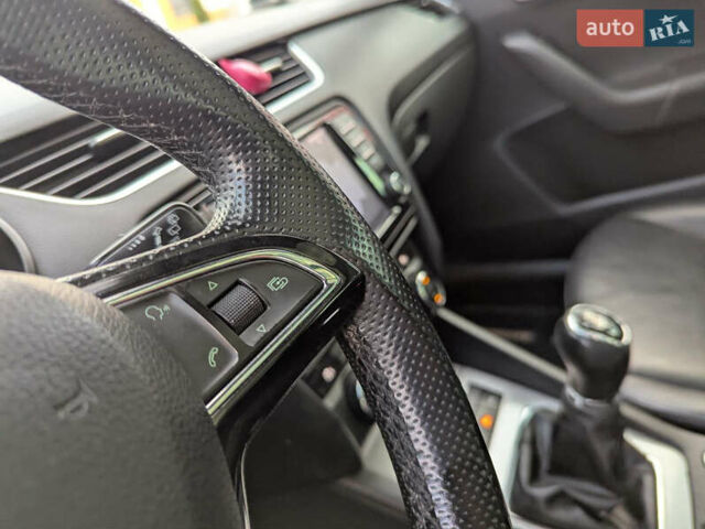 Белый Шкода Октавия, объемом двигателя 1.6 л и пробегом 338 тыс. км за 10399 $, фото 37 на Automoto.ua